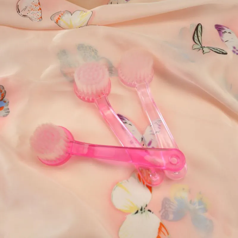 Les pinceaux en plastique sont-ils bons pour les cheveux?