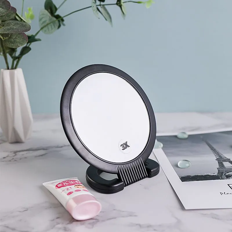 Pourquoi un miroir cosmétique est-il important?