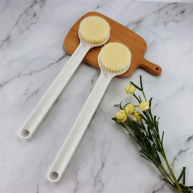 Pourquoi choisir une brosse de corps en plastique pour votre routine de soins de la peau?
