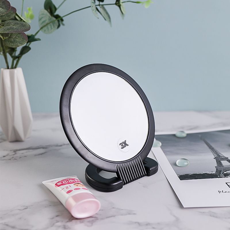 Miroir de table en plastique: la vanité pratique et élégante essentielle