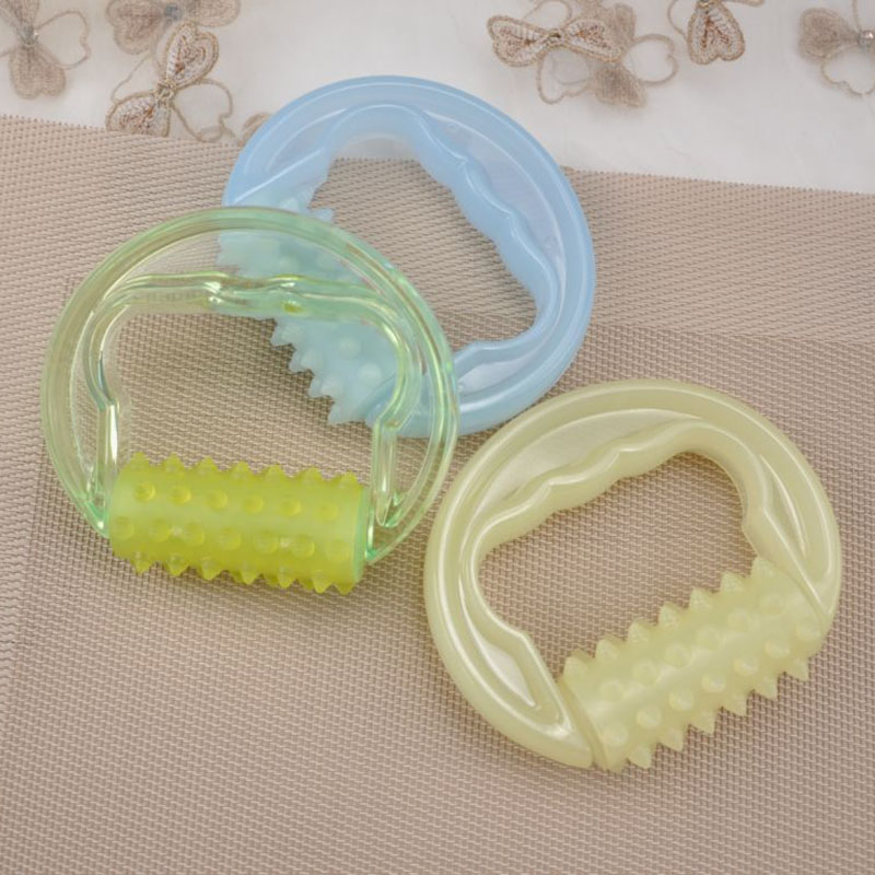 Quels sont les avantages d'une brosse de massage en plastique?