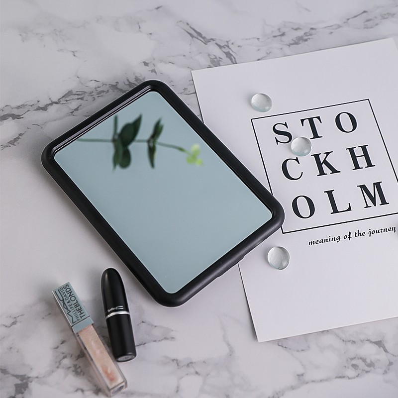 Quel miroir de beauté portable convient à un usage domestique quotidien et aux voyages longue distance ?