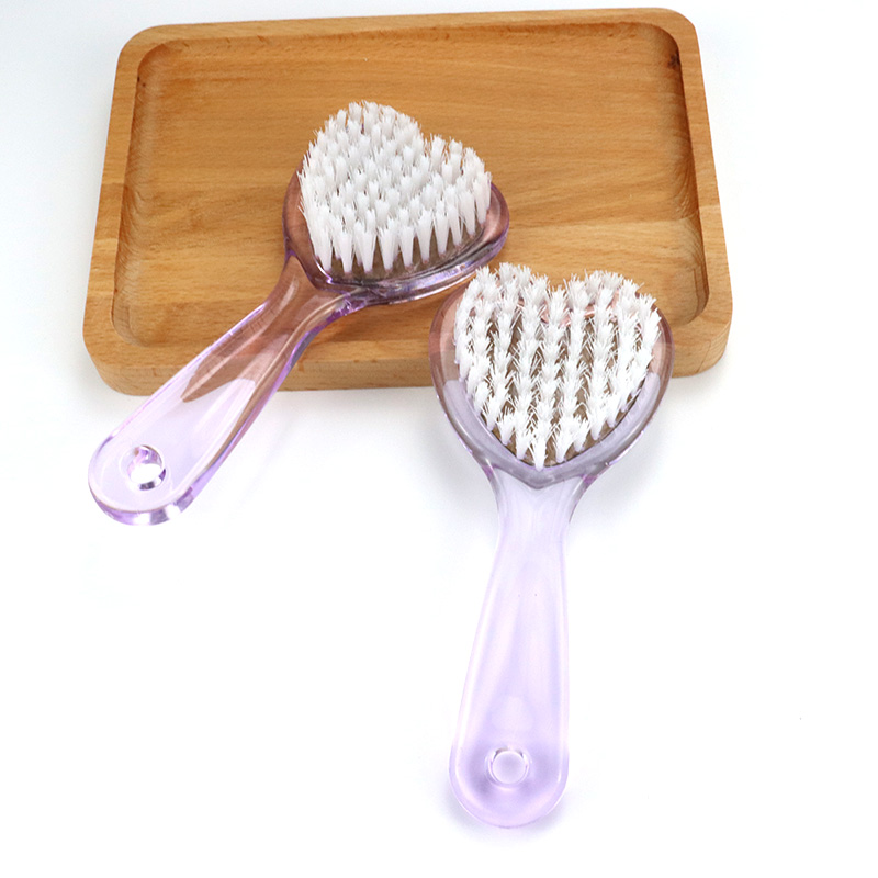 Brosse à ongles en émeri en forme de cœur