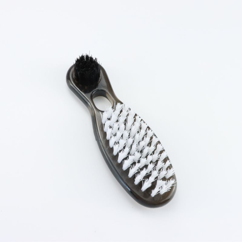 Brosse de nettoyage pour enlever la poussière des ongles