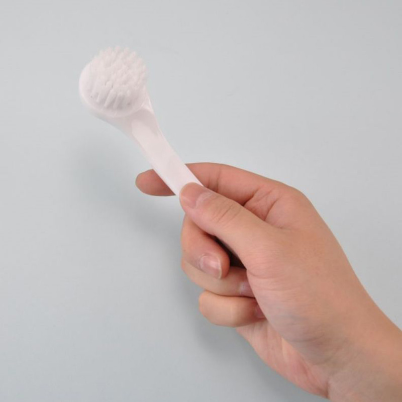 Brosse faciale en plastique antidérapante