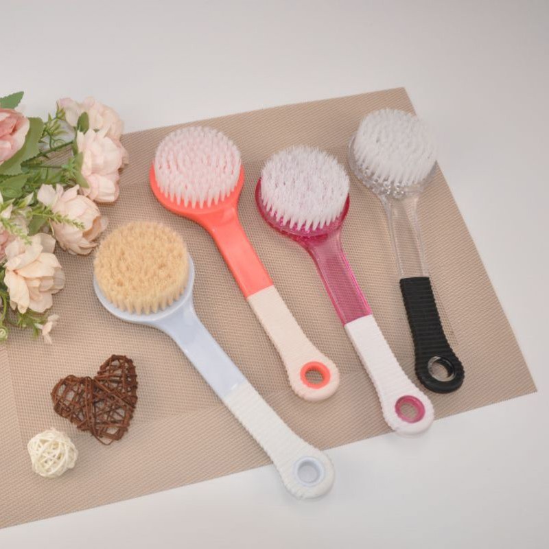 Brosse de bain à manche court en plastique