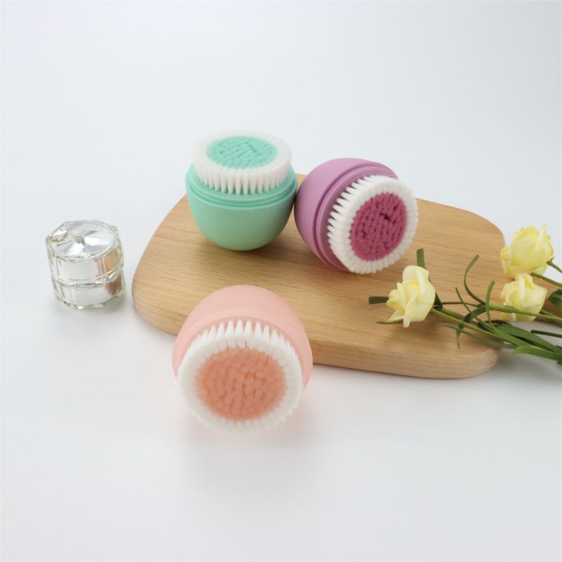 Brosse ronde en plastique pour lave-visage